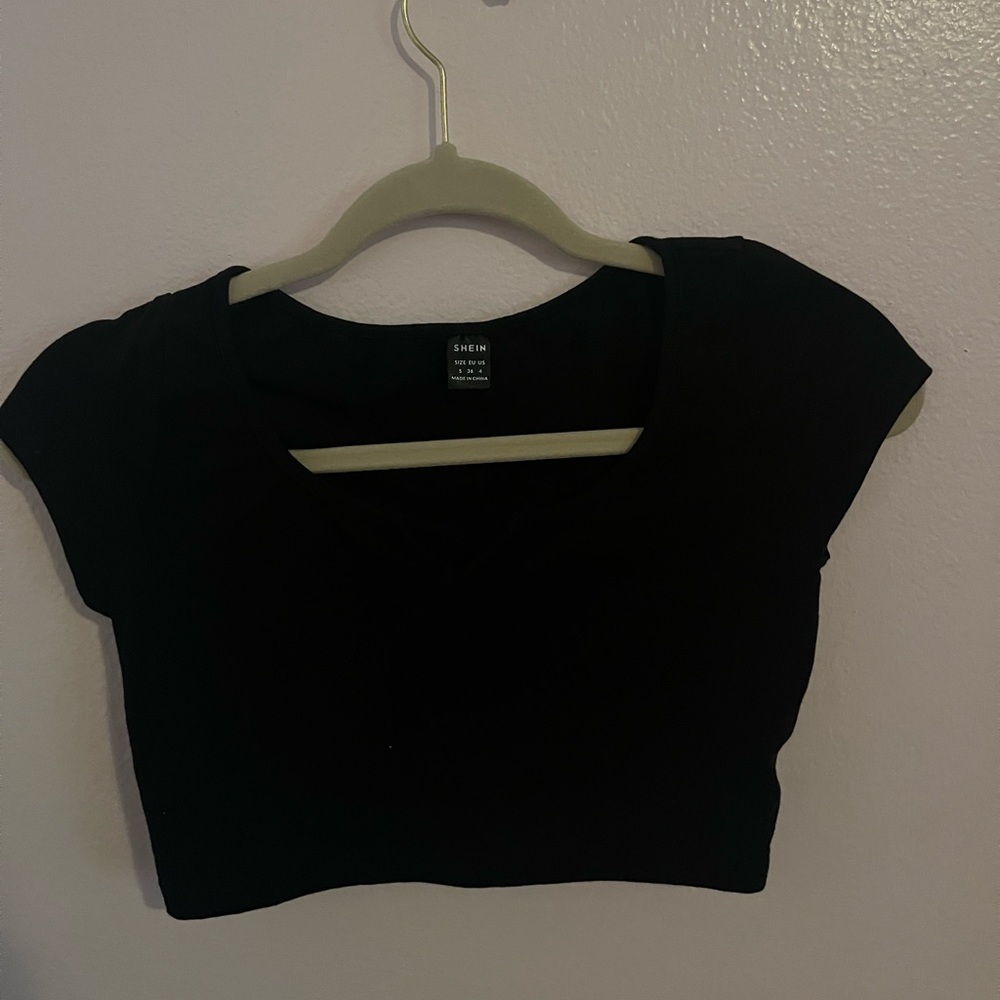SHEIN Black Women's Crop Top